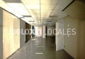 Local comercial en alquiler con 343m² en Barcelona, en la zona de la Nova Esquerra de l'Eixample, Carrer de Viladomat foto