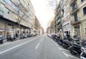 Local comercial en alquiler con 343m² en Barcelona, en la zona de la Nova Esquerra de l'Eixample, Carrer de Viladomat foto