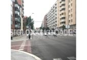 890m² locaux commerciaux pour location à Barcelone, dans le quartier de les Corts, Carrer de Berguedà photo