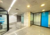 Local comercial en alquiler con 161m² en Barcelona, en la zona de Vilapicina i la Torre Llobeta, Carrer de Vèlia foto