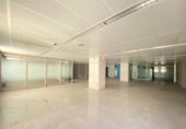 Local comercial en alquiler con 161m² en Barcelona, en la zona de Vilapicina i la Torre Llobeta, Carrer de Vèlia foto