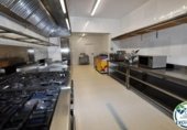 174m² restaurant for sale in Roses, Carrer Josep Sabater photo
