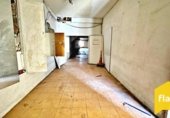 Local comercial
en venda
amb 181m² a Santa Coloma de Gramenet, Carrer Sant Domènec foto