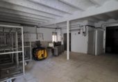 1000m² warehouse industrial for sale in Guijuelo, Calle La Góndola photo