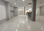Local comercial en alquiler con 390m² en Linares foto