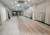 Local comercial en alquiler con 390m² en Linares foto