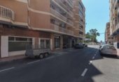 100m² commercial premises for sale in Torrevieja, Calle Santomera photo