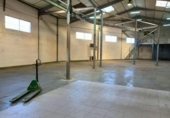 675m² warehouse industrial for sale in Arganda del Rey, Calle de la Granja photo