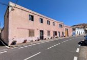 360m² hotel for sale in El Tanque, Avenida Venezuela photo