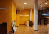 213m² commercial premises for sale in Moncada, Avenida Nueve de Octubre photo