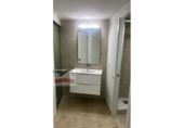 120m² locaux commerciaux pour vente à Barcelone, dans le quartier de la Sagrera, Carrer de Martí Molins photo