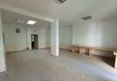 Local comercial en venta con 94m² en Villamartín, Calle Pozomonte foto