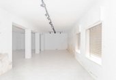 572m² commercial premises for sale in Puerto Serrano, Avenida de Cádiz photo
