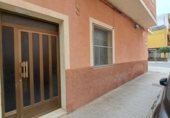 Local comercial en venta con 149m² en Carcagente, avenidas foto