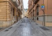 627m² building for sale in Granada, in the area of Albaicín, Calle Zenete photo