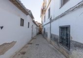 627m² building for sale in Granada, in the area of Albaicín, Calle Zenete photo