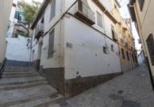 627m² building for sale in Granada, in the area of Albaicín, Calle Zenete photo