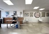 400m² office for sale in Brenes photo