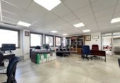 400m² office for sale in Brenes photo
