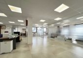 400m² office for sale in Brenes photo