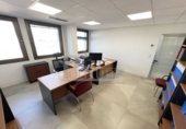 400m² office for sale in Brenes photo