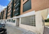 310m² commercial premises for sale in Guadalajara, Calle Cabañeros photo