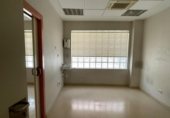 310m² commercial premises for sale in Guadalajara, Calle Cabañeros photo