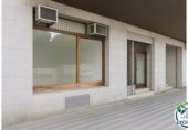 Local comercial en venta con 92m² en Figueras, Carrer del Poeta Marquina foto