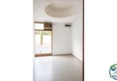 Local comercial en venta con 92m² en Figueras, Carrer del Poeta Marquina foto