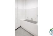 Local comercial en venta con 92m² en Figueras, Carrer del Poeta Marquina foto