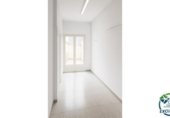 Local comercial en venta con 92m² en Figueras, Carrer del Poeta Marquina foto