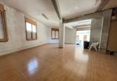 Local comercial en venta con 280m² en Vilanova del Camí, Carrer Ferran Núñez foto