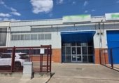 Nave Industrial en venta con 330m² en Sevilla, en la zona de Polígono Sur, Carretera Su Eminencia foto