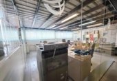 Nave Industrial en venta con 330m² en Sevilla, en la zona de Polígono Sur, Carretera Su Eminencia foto