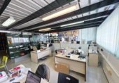 Nave Industrial en venta con 330m² en Sevilla, en la zona de Polígono Sur, Carretera Su Eminencia foto