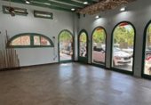 Local comercial en alquiler con 160m² en Roses, Carrer Francesc Macià foto