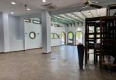 Local comercial en alquiler con 160m² en Roses, Carrer Francesc Macià foto