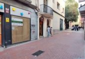 Local comercial en venta con 370m² en Tarrasa, Carrer de la Cisterna foto