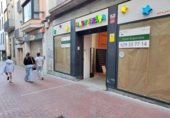 Local comercial en venta con 370m² en Tarrasa, Carrer de la Cisterna foto