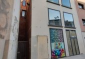 Local comercial en venta con 370m² en Tarrasa, Carrer de la Cisterna foto