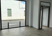60m² commercial premises for rent in Dos Hermanas photo