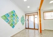 Local comercial
en venda
amb 159m² a Alacant, Calle Arturo foto