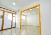 Local comercial
en venda
amb 159m² a Alacant, Calle Arturo foto