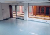 Local comercial en venta con 148m² en Albacete foto