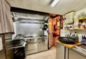 Local comercial en venta con 294m² en Santa Eulalia del Río, Carrer Calderón de la Barca foto