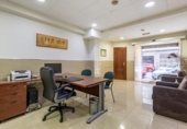 140m² office for sale in Granada, in the area of Doctors, Calle Doctor Gómez Román photo