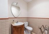 140m² office for sale in Granada, in the area of Doctors, Calle Doctor Gómez Román photo