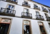 Edificio en venta con 410m² en Santiago de Compostela, en la zona de A Poza de Bar, Cantón de San Bieito foto