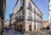 Edificio en venta con 410m² en Santiago de Compostela, en la zona de A Poza de Bar, Cantón de San Bieito foto