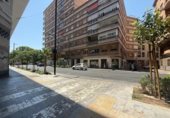 Local comercial en venta con 131m² en Murcia, en la zona de San Pedro foto